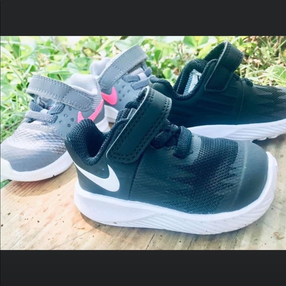 Infant Nike’s size 2 never worn! Gray-pink & black